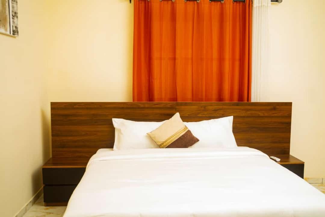 Mokaa Residence Hoteliere Lomé Buitenkant foto