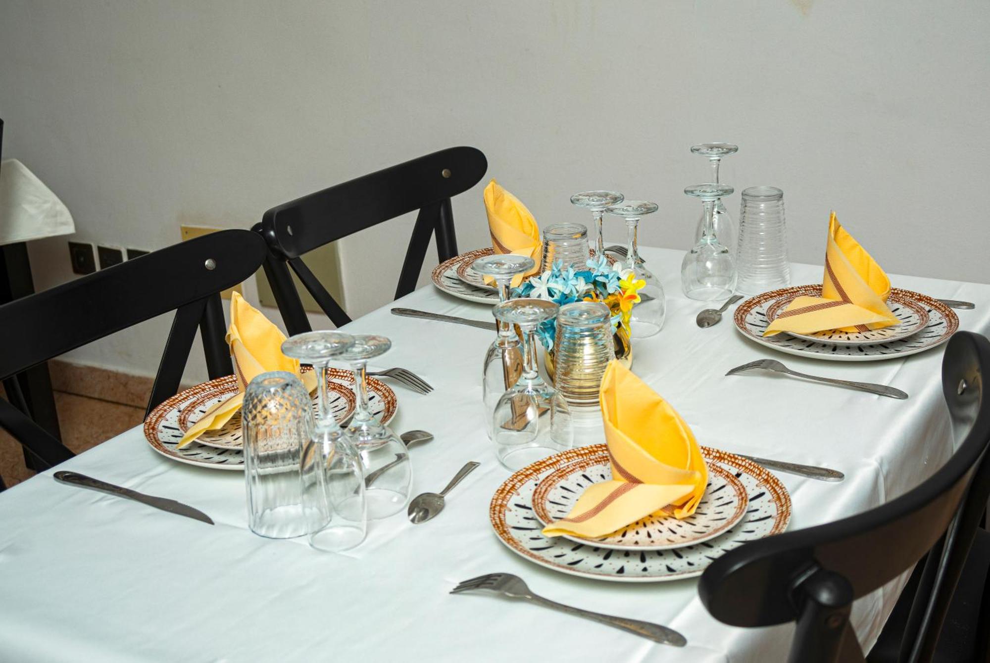 Mokaa Residence Hoteliere Lomé Buitenkant foto